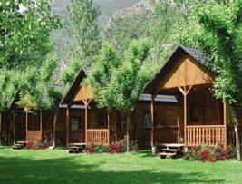 CAMPING IMPORT vous propose une sélection de bungalows en bois, de mobilhomes et de chalets en bois préfabriqués pour le camping ou l'agrément
